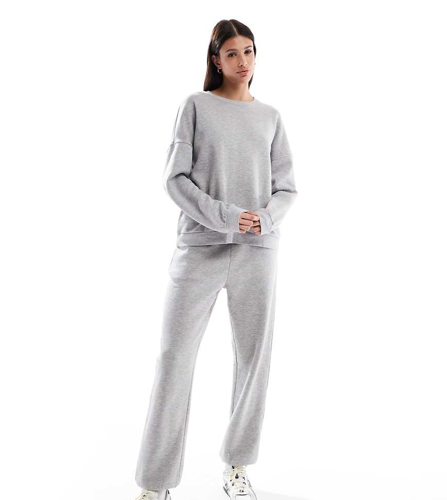 Vero Moda Tall - Oversize-Jogginghose in Hellgrau mit Bündchen, Kombiteil Vero Moda Tall - Oversize-Jogginghose in Hellgrau mit Bündchen, Kombiteil von Vero Moda Tall