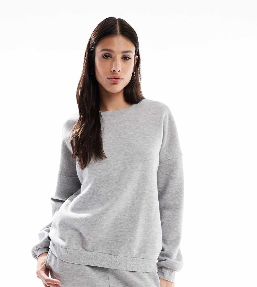 Vero Moda Tall - Oversize-Sweatshirt in Hellgrau, Kombiteil Vero Moda Tall - Oversize-Sweatshirt in Hellgrau, Kombiteil von Vero Moda Tall