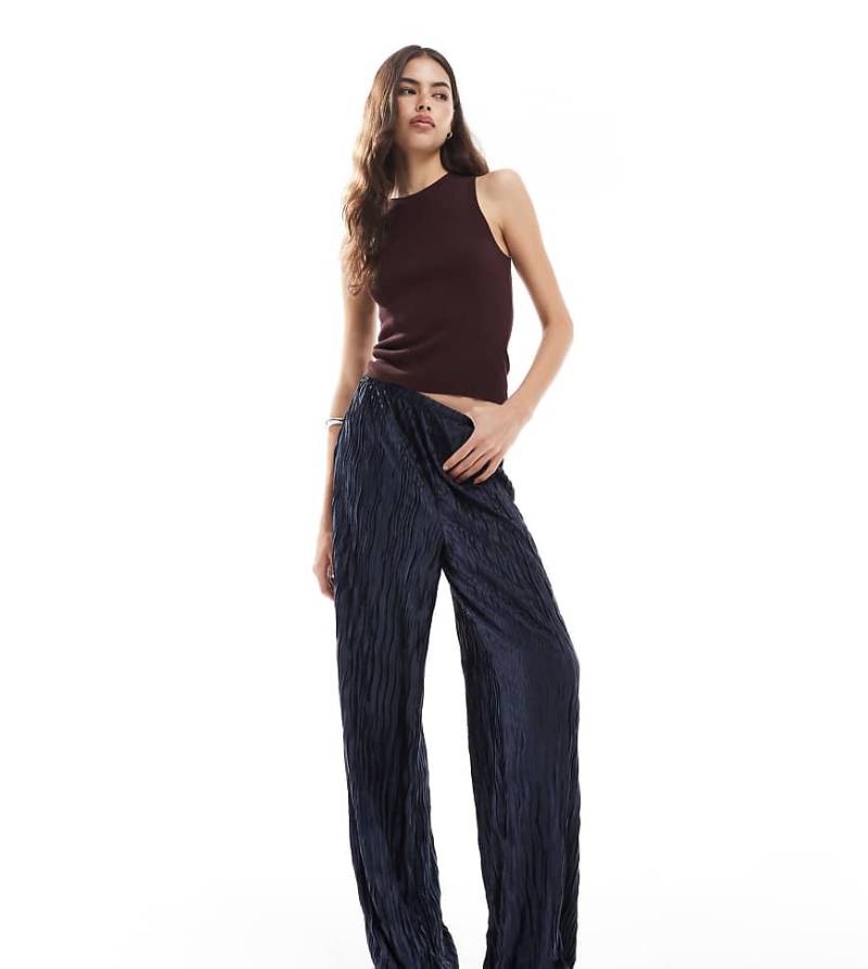 Vero Moda Tall - Plissee-Hose in Marineblau mit weitem Bein von Vero Moda Tall