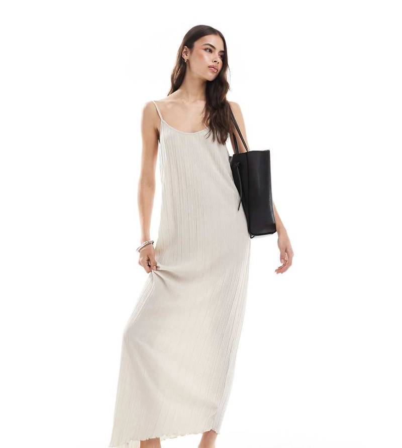 Vero Moda Tall - Plissiertes Jersey-Maxikleid in Beige mit asymmetrischem Saum-Neutral von Vero Moda Tall
