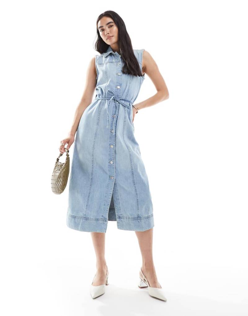 Vero Moda - Ärmelloses Midi-Jeanskleid mit Knopfleiste, Bindeband vorne und Waschung in Mittelblau von Vero Moda