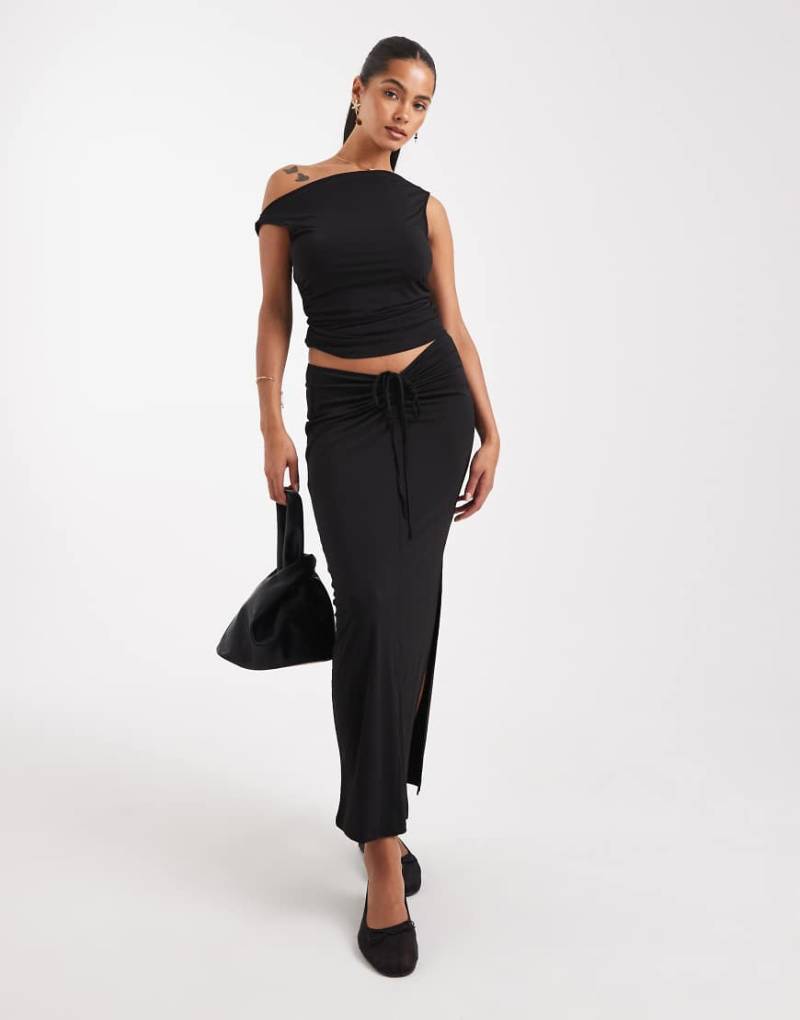 Vero Moda - Anschmiegsamer Maxirock in Schwarz mit geraffter Vorderseite, Kombiteil von Vero Moda