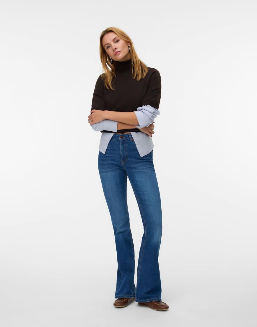 Vero Moda - Ausgestellte Jeans aus mittelblauem Denim von Vero Moda