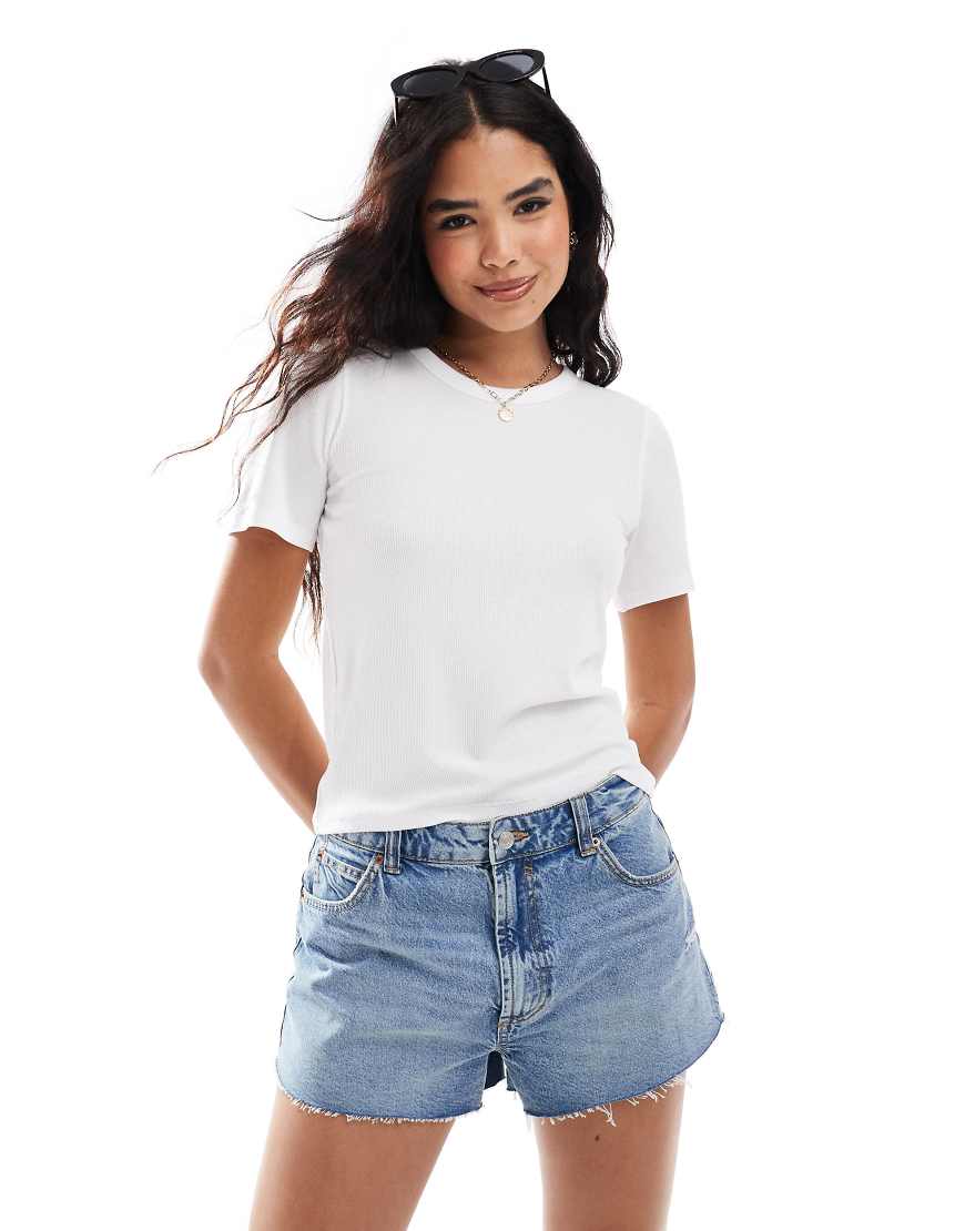 Aware - Superweiches, geripptes T-Shirt in Weiß von AWARE