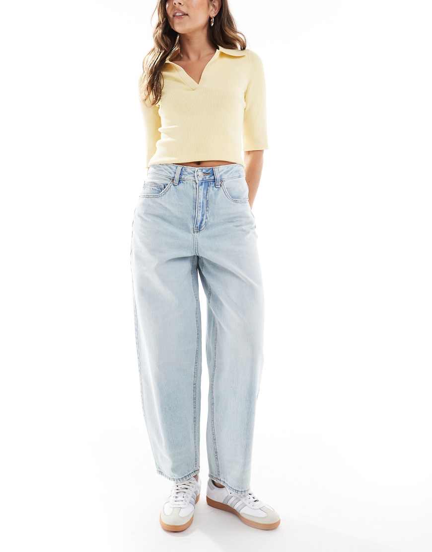 Vero Moda - Billie - Barrel-Jeans in hellblauer Waschung Vero Moda - Billie - Barrel-Jeans in hellblauer Waschung von Vero Moda