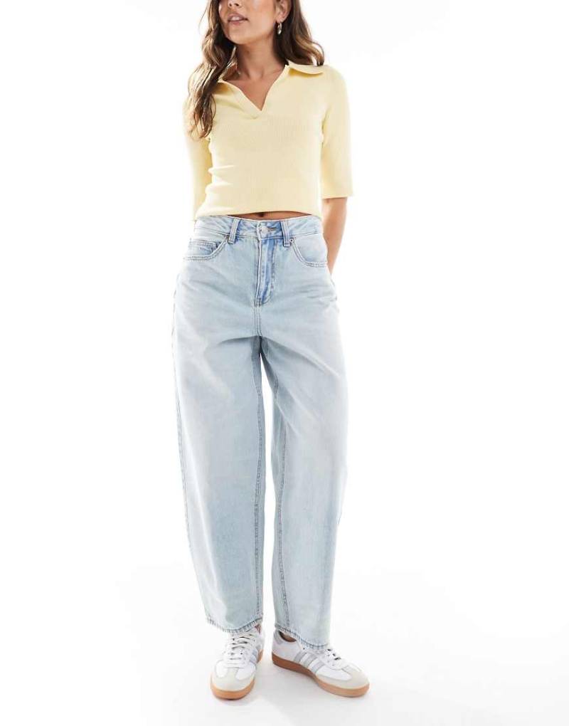 Vero Moda - Billie - Barrel-Jeans in hellblauer Waschung von Vero Moda