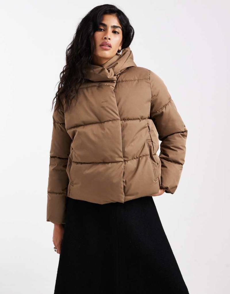 Vero Moda - Cropped-Steppjacke in hellem Braun mit verdecktem Reißverschluss-Brown von Vero Moda