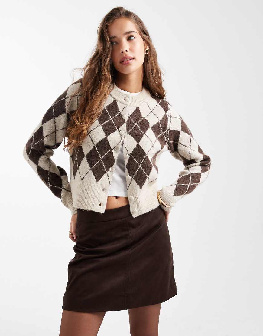 Vero Moda - Cropped-Strickjacke in Schokobraun mit kariertem Rautenmuster-Neutral von Vero Moda