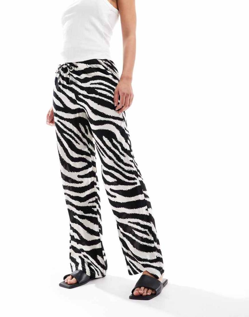 Vero Moda - Easy - Hose mit weitem Bein, Tunnelzug-Bund und Zebramuster-Weiß von Vero Moda