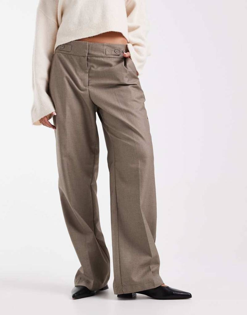 Vero Moda - Elegante Hose in Beige meliert mit weitem Bein, Bügelfalte vorne und verstellbarer Taille mit Knopfleiste-Neutral von Vero Moda