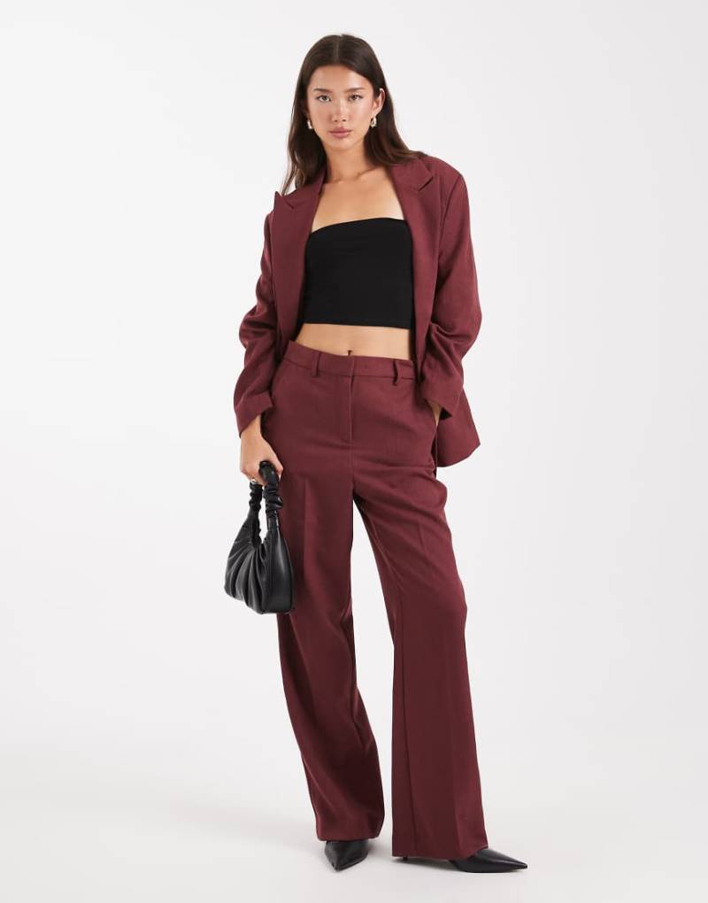 Vero Moda - Elegante Hose in Burgunderrot mit weitem Bein und Fischgrätmuster, Kombiteil von Vero Moda