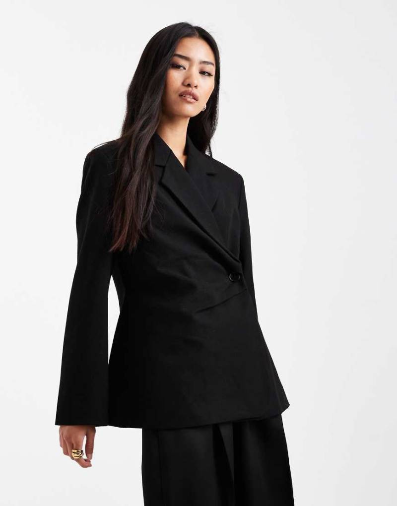 Vero Moda - Eleganter Blazer in Schwarz mit gewickelter Vorderseite von Vero Moda