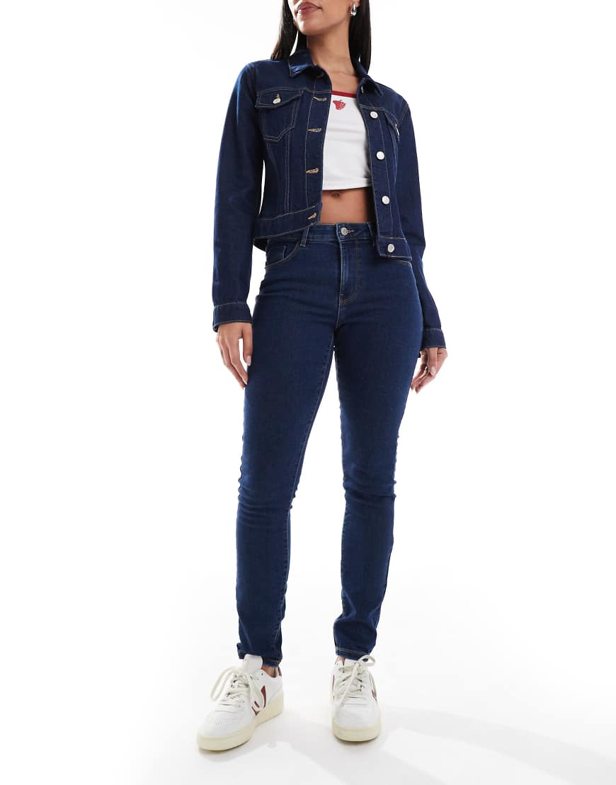 Vero Moda - Elly - Enge Jeans in Mittelblau mit mittelhohem Bund von Vero Moda