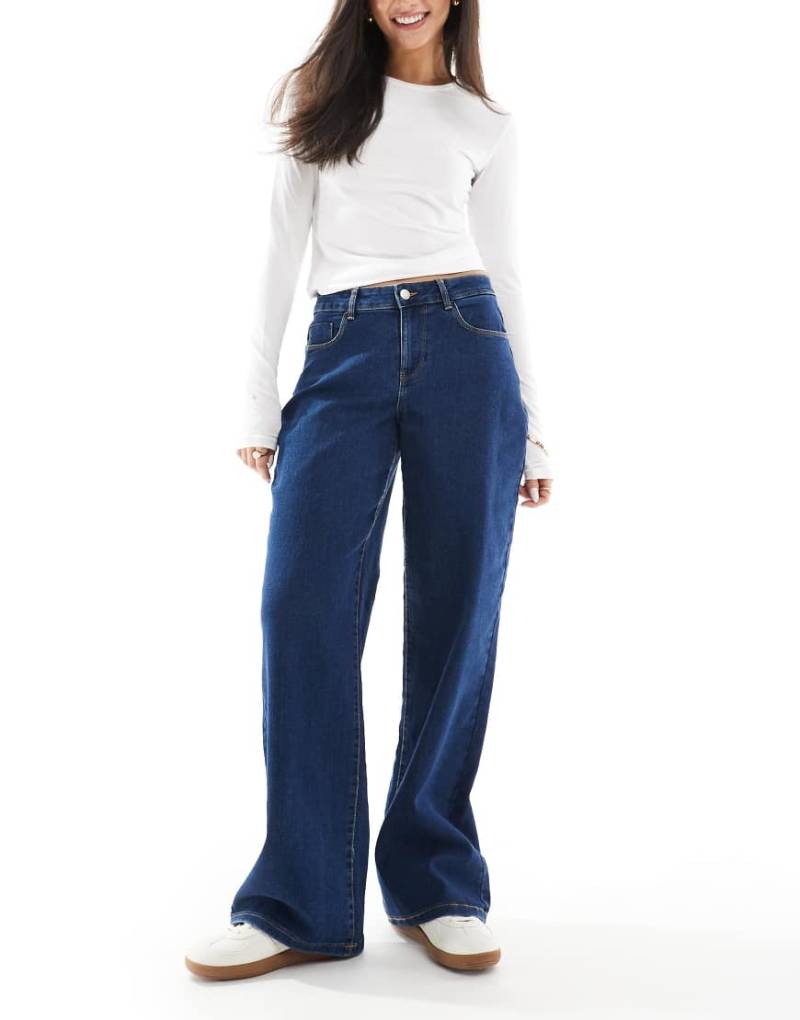 Vero Moda - Elly - Weite Jeans aus dunkelblauem Denim von Vero Moda