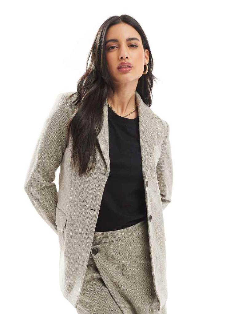 Vero Moda - Eng anliegender Blazer aus Tweed in Beige mit mit Fischgrätmuster, Kombiteil-Neutral von Vero Moda