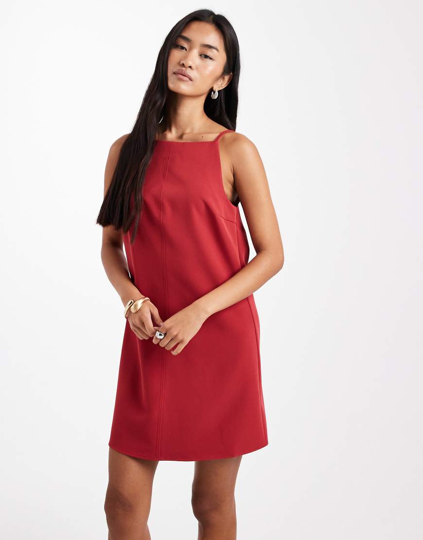 Vero Moda - Figurbetontes, kurzes Trägerkleid in Rot mit Ringerrücken von Vero Moda