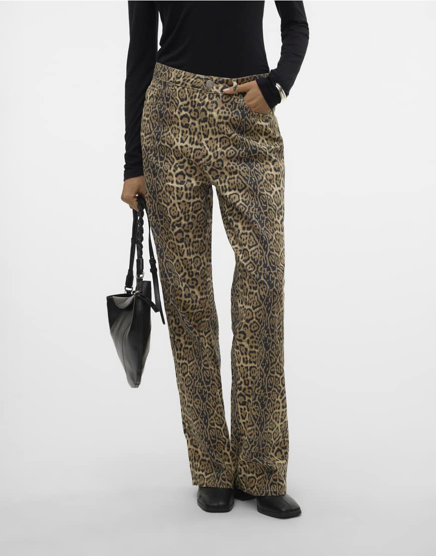 Vero Moda - Gerade geschnittene Jeans in Nomad-Neutral Vero Moda - Gerade geschnittene Jeans in Nomad-Neutral von Vero Moda