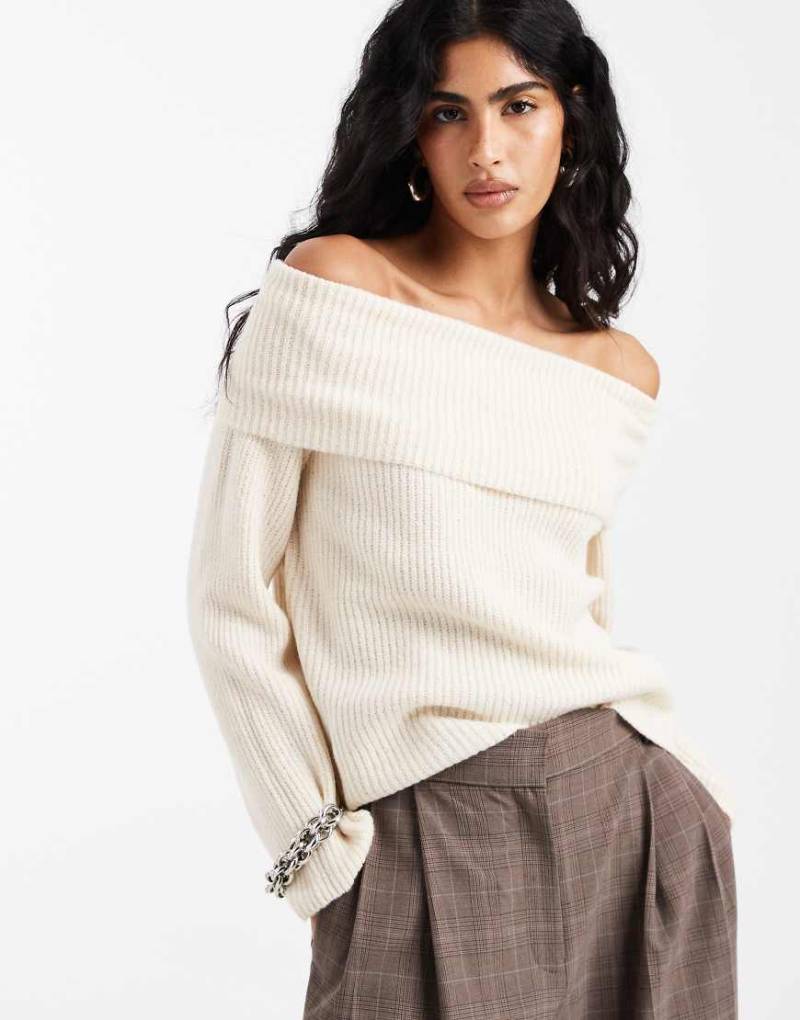 Vero Moda - Gerippter Strickpullover in Cremeweiß mit umgeschlagenem Carmen-Ausschnitt von Vero Moda