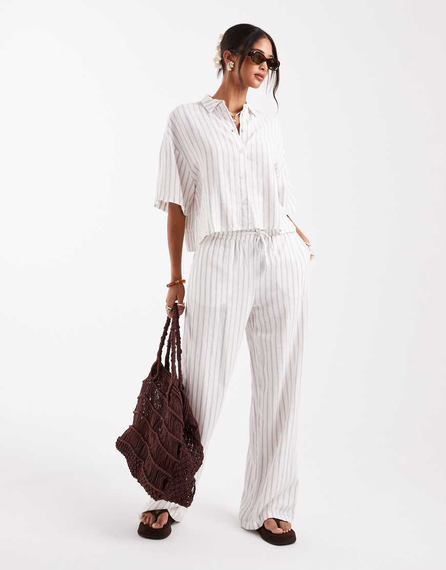 Vero Moda - Gestreifte Hose in Moonrock in Leinenoptik mit Tunnelzug, Kombiteil-Weiß von Vero Moda