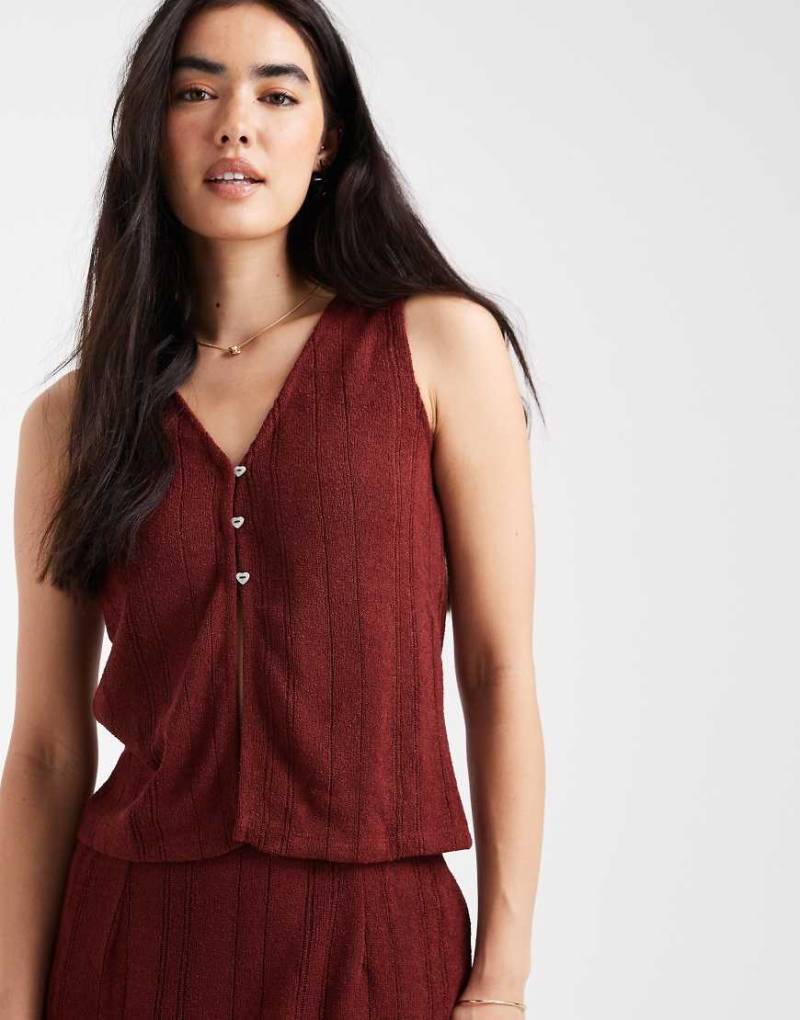 Vero Moda - Gestreiftes, ärmelloses Strick-Oberteil in Burgunderrot von Vero Moda