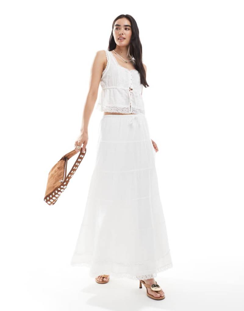 Vero Moda - Gestufter Boho-Maxirock in Weiß mit Spitzensaum, Kombiteil von Vero Moda