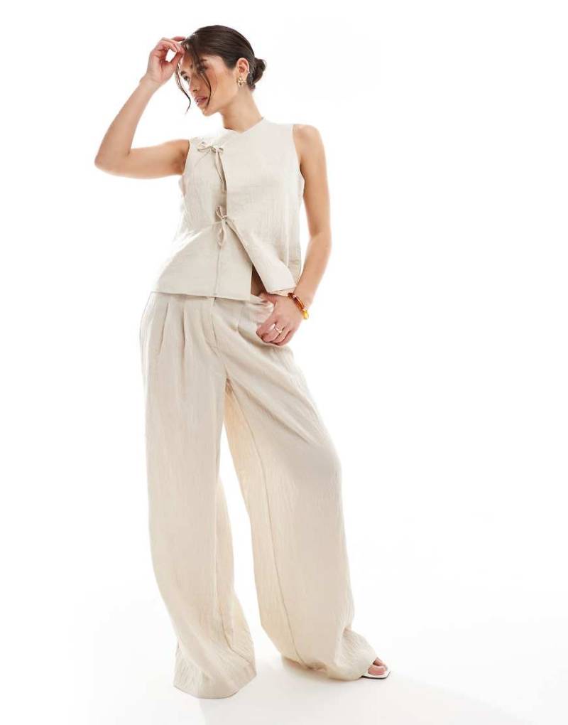 Vero Moda - Hose in Creme mit weitem Bein und Bundfalten, Kombiteil-Neutral von Vero Moda