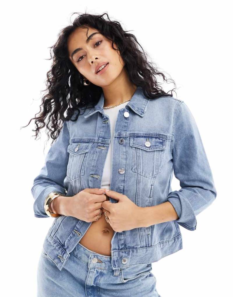 Vero Moda - Jeansjacke in hellblauer Waschung von Vero Moda