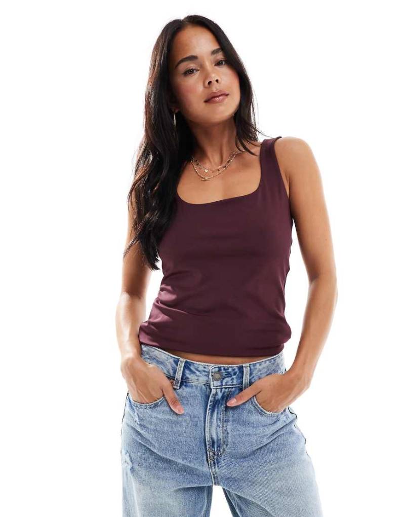 Vero Moda - Jersey-Oberteil in Burgunderrot mit zwei Tragemöglichkeiten und eckigem Ausschnitt von Vero Moda