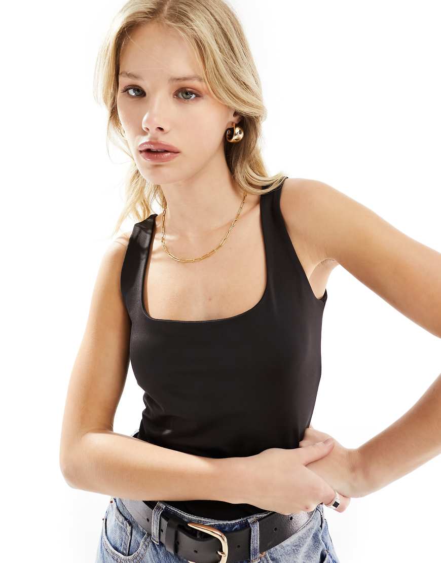 Vero Moda - Jersey-Oberteil in Schwarz mit zwei Tragemöglichkeiten und eckigem Ausschnitt von Vero Moda