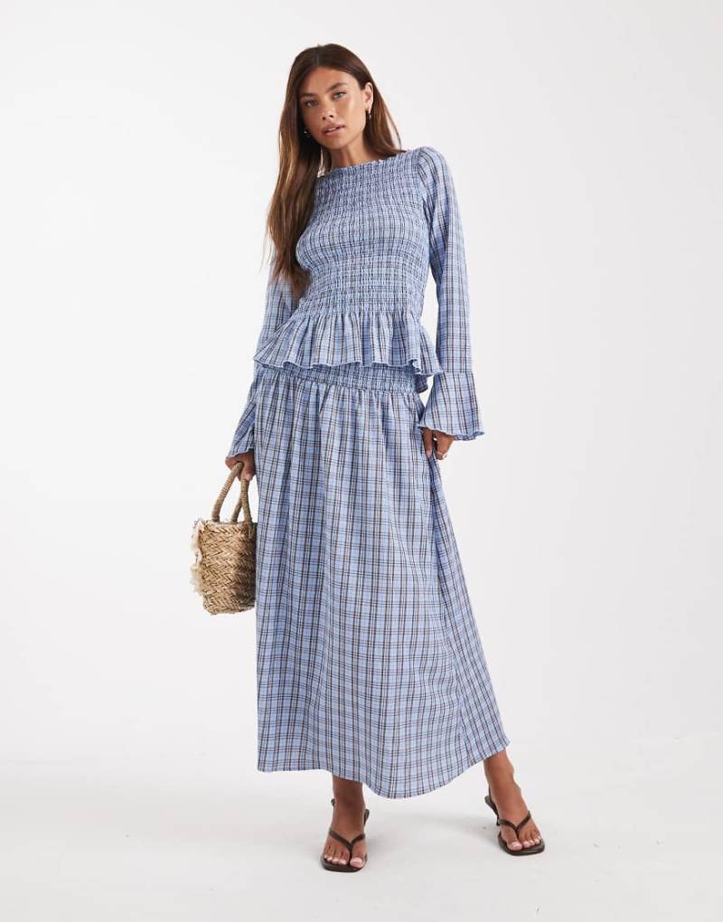 Vero Moda - Karierter Maxirock in Blau und Braun mit gesmokter Taille, Kombiteil von Vero Moda