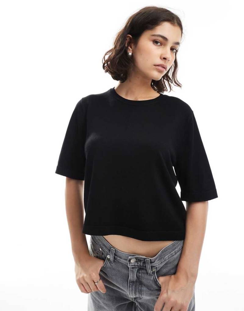 Vero Moda - Kastiges T-Shirt aus Strick in Schwarz von Vero Moda