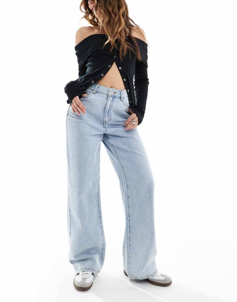 Vero Moda - Kathy - Jeans aus hellblauem Denim mit weitem Bein und welligem Saum von Vero Moda