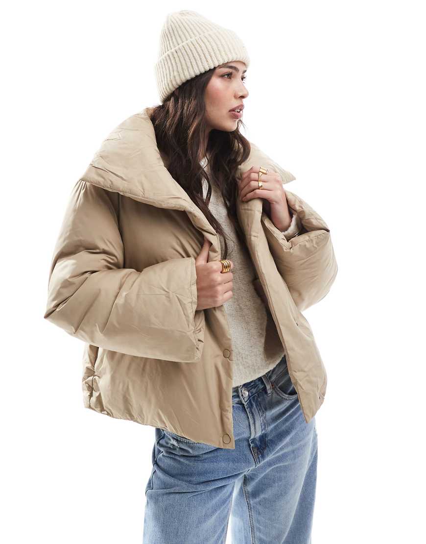 Vero Moda - Kurze wattierte Jacke in Beige mit weiten Ärmeln-Neutral von Vero Moda