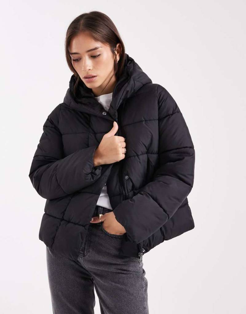 Vero Moda - Kurzer Steppmantel in Schwarz mit verdecktem Reißverschluss von Vero Moda
