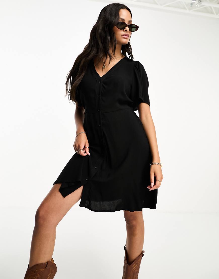 Vero Moda - Kurzes, durchgeknöpftes Skater-Kleid in Schwarz von Vero Moda