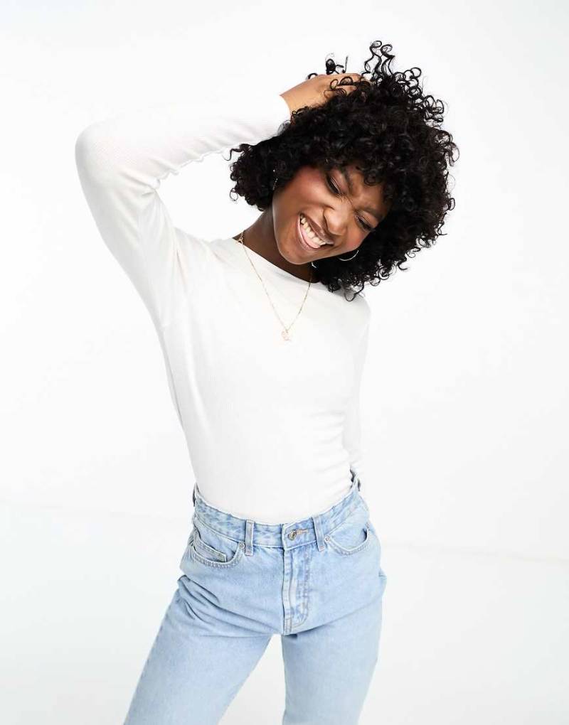 Vero Moda - Langärmliges, geripptes T-Shirt in Weiß von Vero Moda