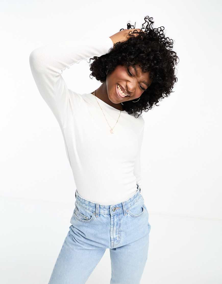 Vero Moda - Langärmliges, geripptes T-Shirt in Weiß von Vero Moda