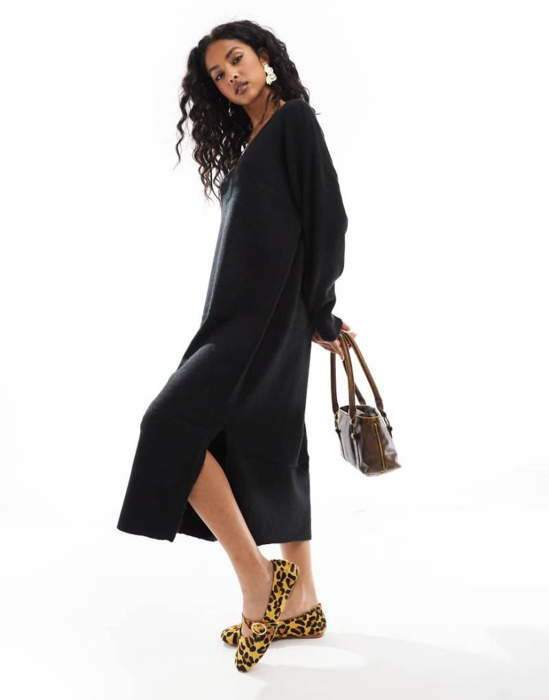 Vero Moda - Midi-Strickkleid in Schwarz mit Oversize-Schnitt und V-Ausschnitt von Vero Moda
