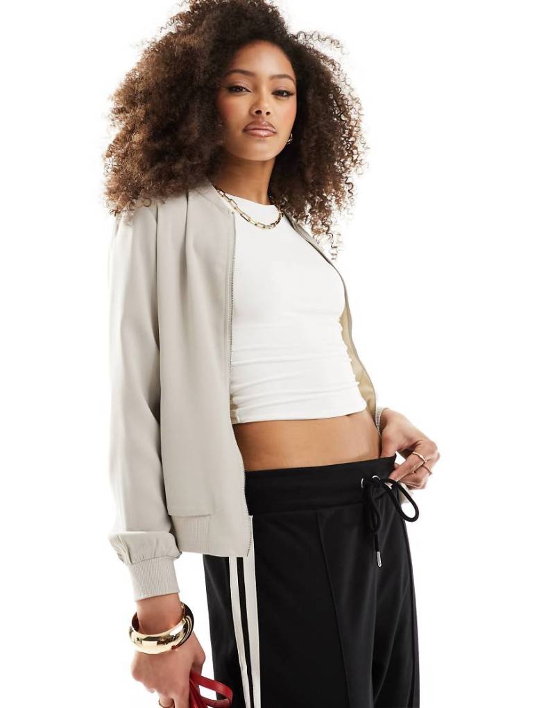 Vero Moda - Leichte Bomberjacke in Steinbeige mit Reißverschluss-Neutral von Vero Moda