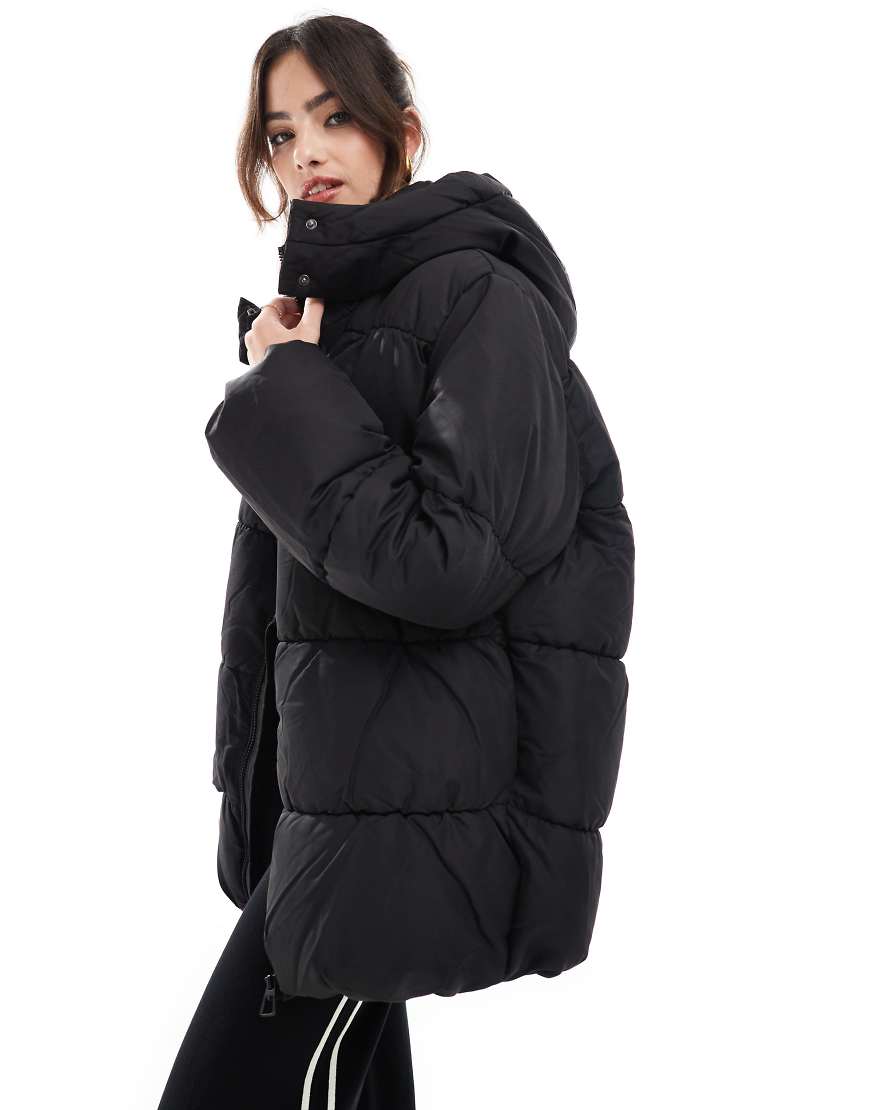 Vero Moda - Luxuriöser Oversize-Steppmantel in Schwarz von Vero Moda