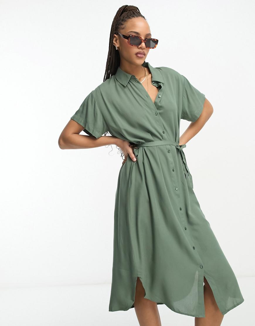 Vero Moda - Midi-Hemdblusenkleid in Grün mit Bindegürtel von Vero Moda
