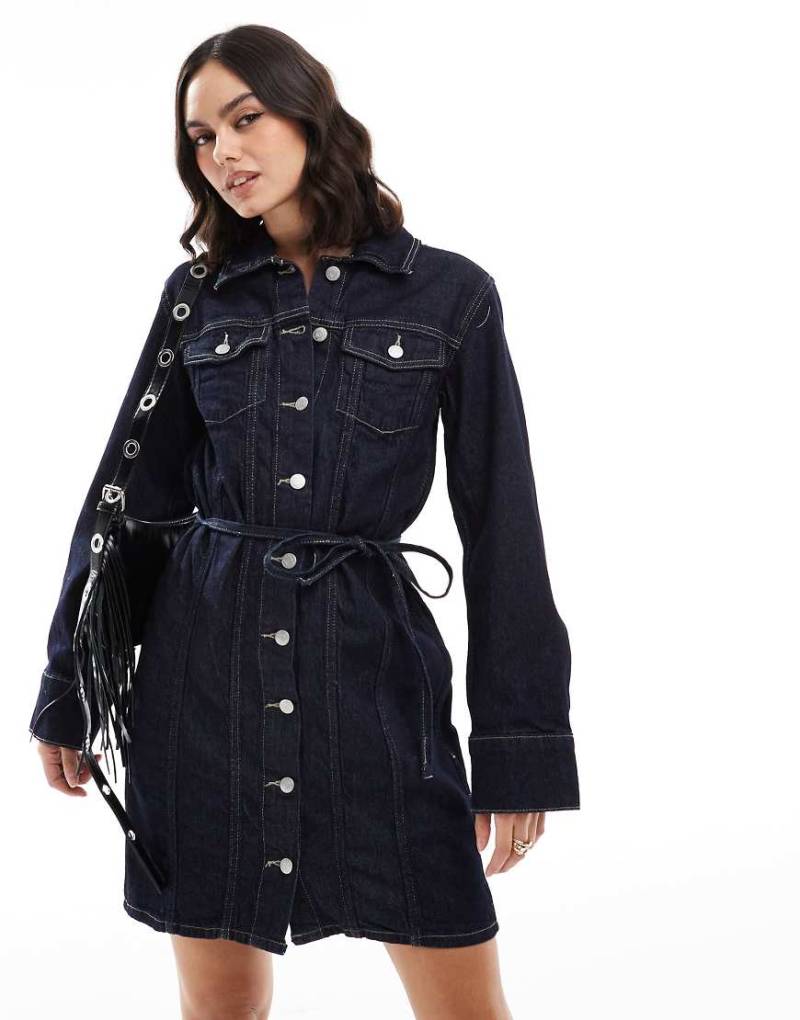 Vero Moda - Mini-Jeanskleid in Dunkelblau mit durchgehender Knopfleiste von Vero Moda