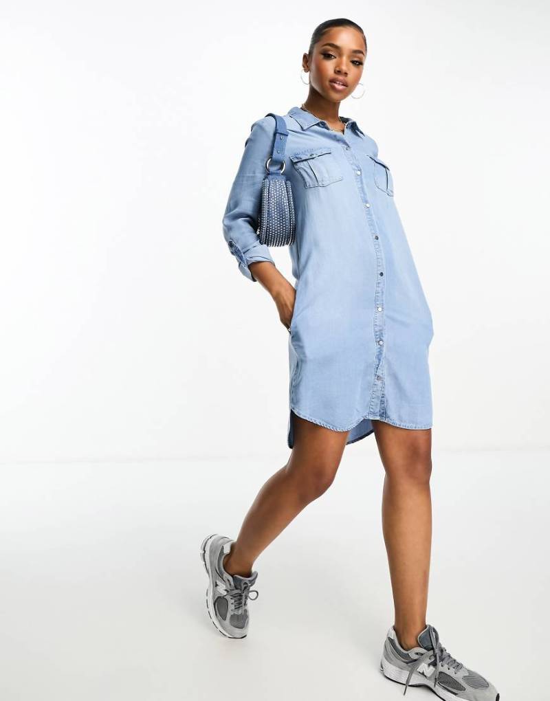 Vero Moda - Mini-Jeanskleid in Hellblau von Vero Moda