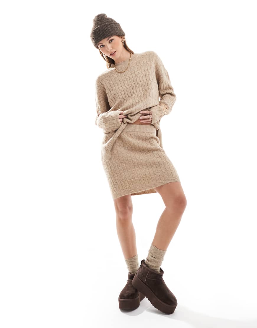 Vero Moda - Mini-Strickrock in Camel mit Zopfmuster, Kombiteil-Neutral Vero Moda - Mini-Strickrock in Camel mit Zopfmuster, Kombiteil-Neutral von Vero Moda