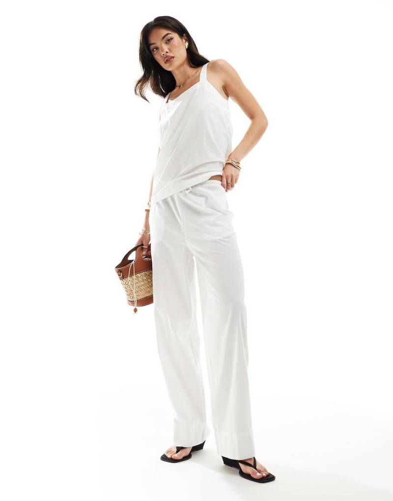 Vero Moda - Mix and Match - Hose in Weiß mit weitem Bein und Taillenschnürung von Vero Moda