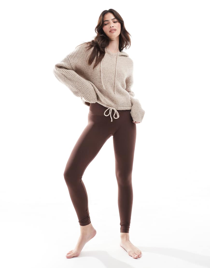 Vero Moda - Nahtlose Leggings in Kaffeebohnenbraun Vero Moda - Nahtlose Leggings in Kaffeebohnenbraun von Vero Moda