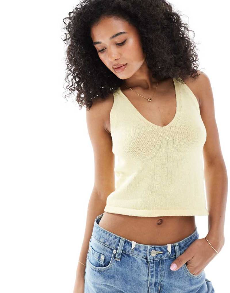 Vero Moda - Neckholder-Top aus Feinstrick in Buttergelb von Vero Moda