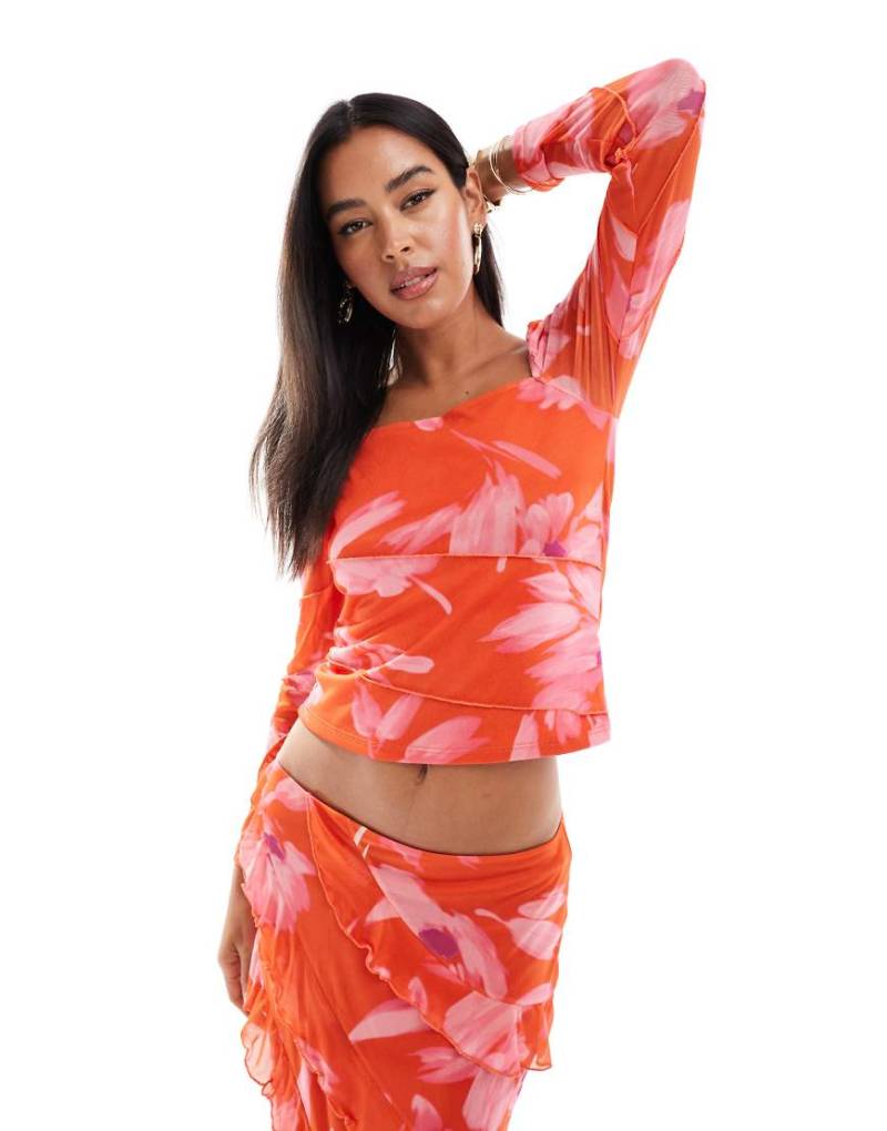 Vero Moda - Oberteil aus Netzstoff in Rot mit Blumenmuster und eckigem Ausschnitt, Kombiteil von Vero Moda