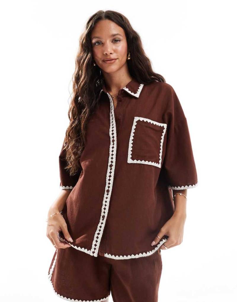 Vero Moda - Oversize-Hemd in Schokobraun mit Kontrastnähten, Kombiteil von Vero Moda