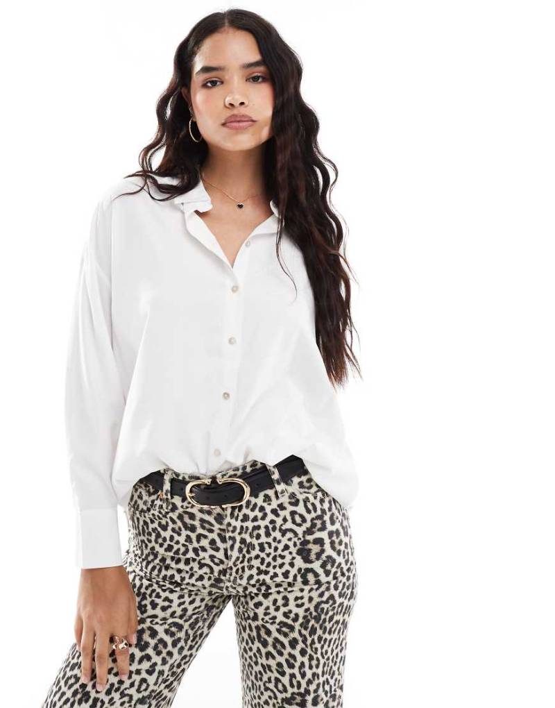 Vero Moda - Oversize-Hemdbluse in strahlendem Weiß von Vero Moda